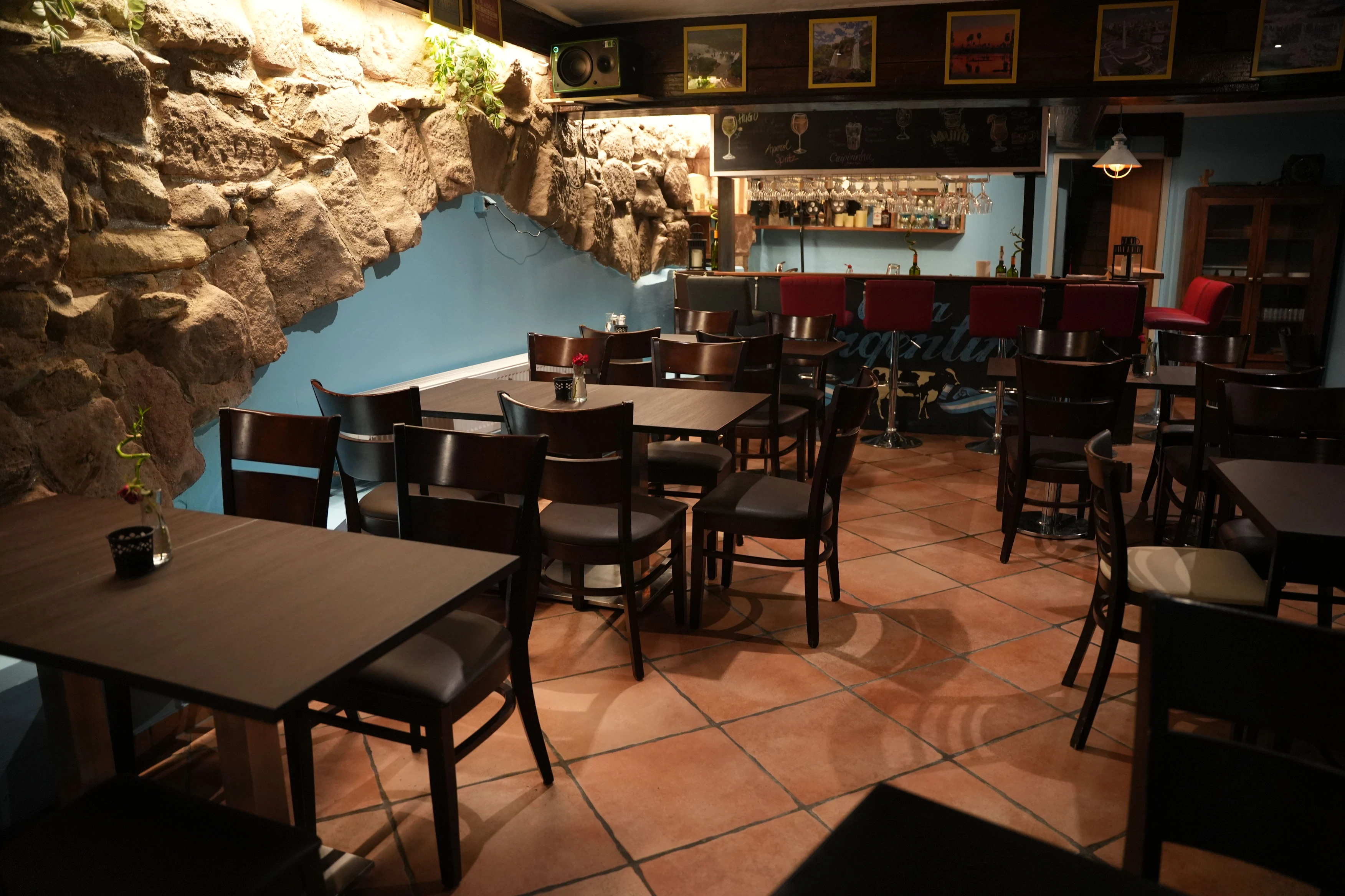 Restaurant inside showcase 2